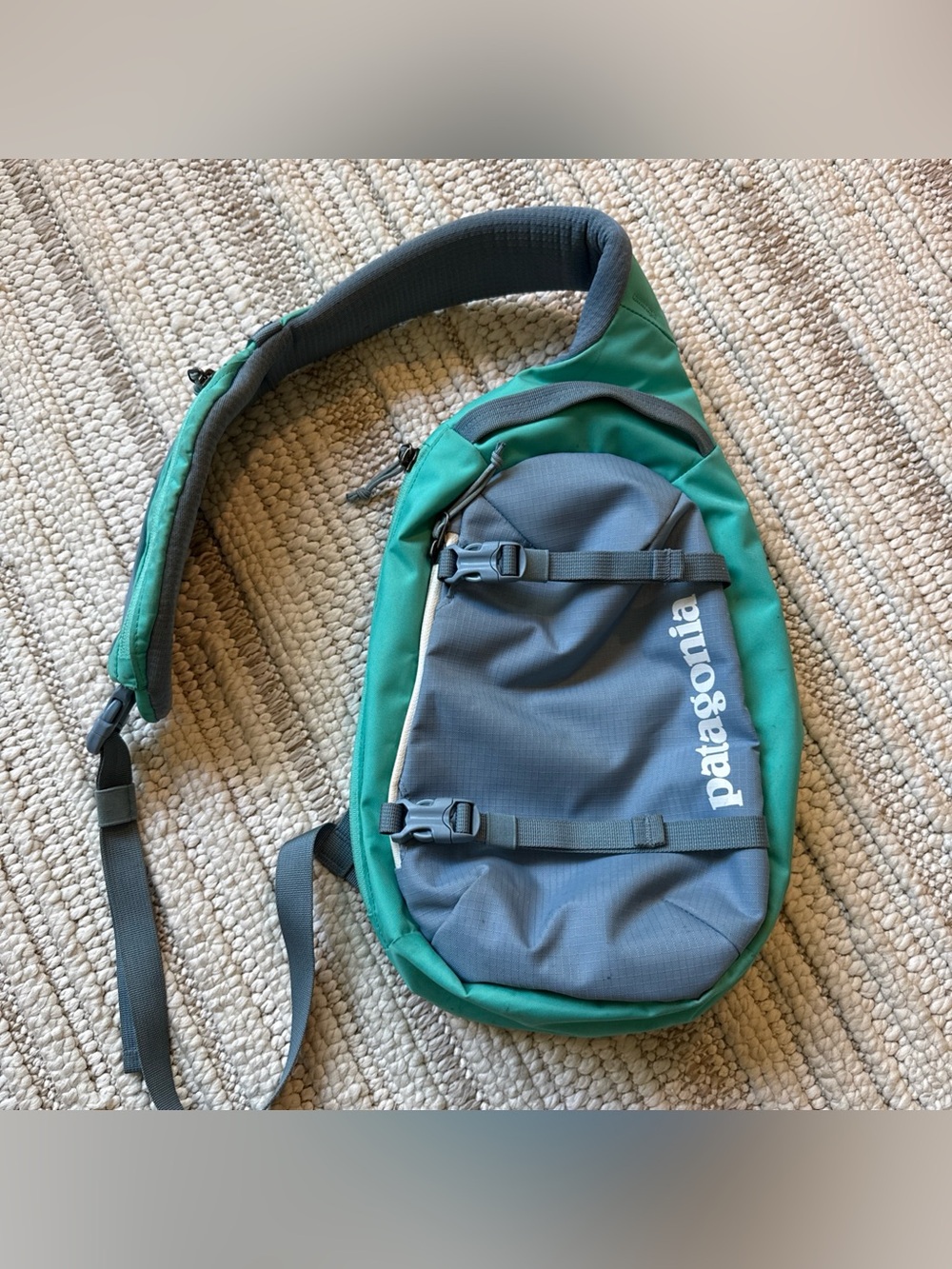 Patagonia Atom Sling Bag 8L Gray Green Outdoor Sling Hiking Bag Gorpcore